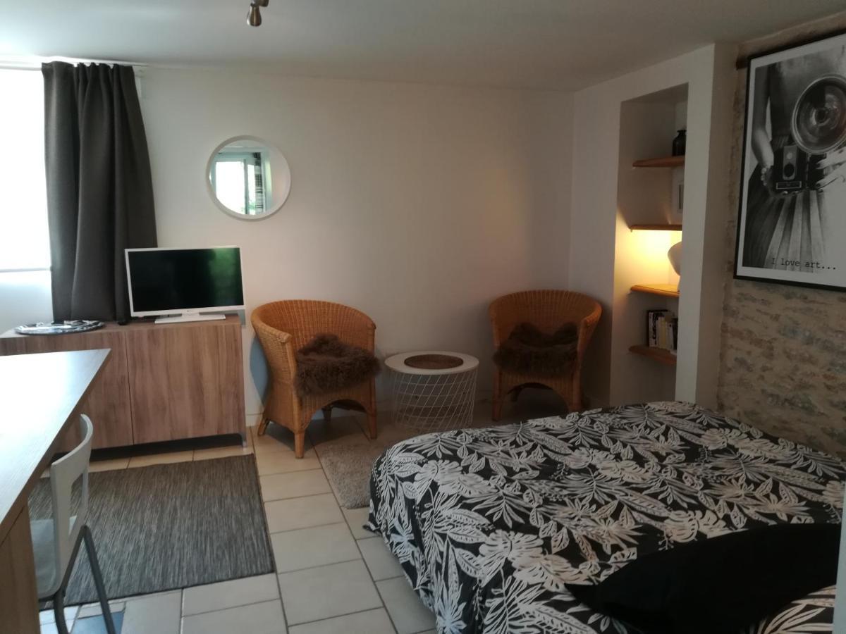 Chez Karine Et Julien Apartment Кахор Екстериор снимка